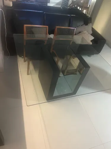 Vendo Mesa de Vidro incolor 8mm quadrada 1,40 x 1,40 m com base em U espelhada