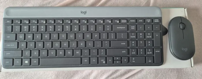 Kit teclado e mouse sem fio Logitech MK470