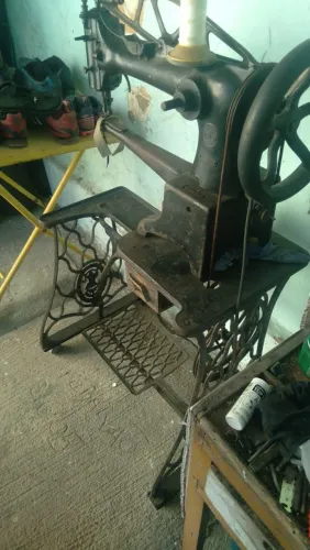 Vendo máquina de Costura para sapateiro 
