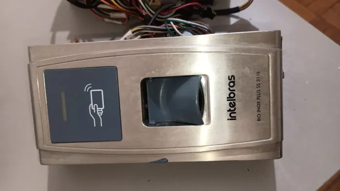 Leitor biometria portão em gela Intelbras