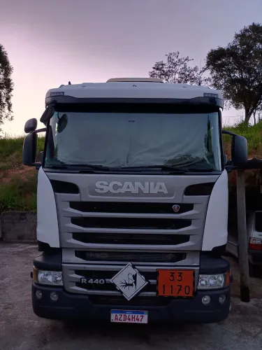 Vendo caminhão Scania 440 ano 16/16