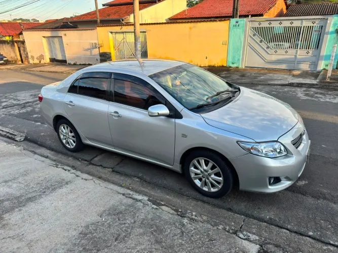 Toyota Corolla Altis 2.0 Flex 16V Aut. 2011