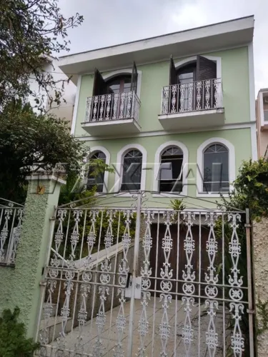Sobrado à Venda próximo as Padarias Paris e França 3 dormitórios sendo 1 suíte e 2 vagas.