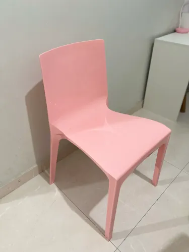 Cadeira rosa tamanho adulto 