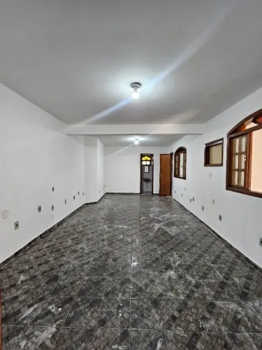 Alugo Escritório/Galpão comercial em curicica 100m²