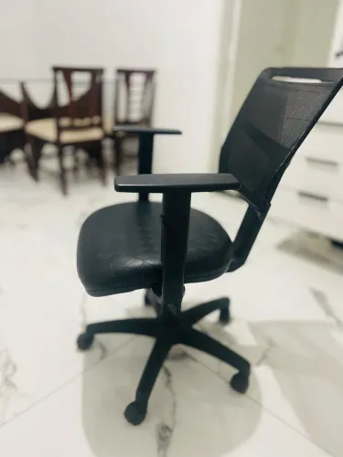 Cadeira de Escritório Ergonômica Mesh Preta - Regulável