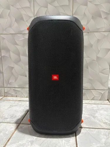 Vende-se CAIXA JBL PARTY BOX 110 em perfeito estado de conservação. Contato *