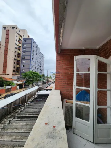 Apartamento 2 dorms com varanda e Vista Mar na Tupi - Piscina!