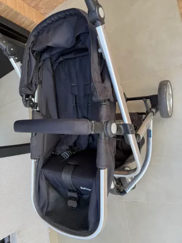 Carrinho de bebê Safety 1st - Mobi NV Trio - excelente estado