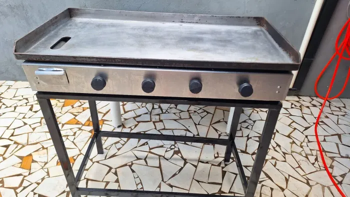 Vende-se chapa grande