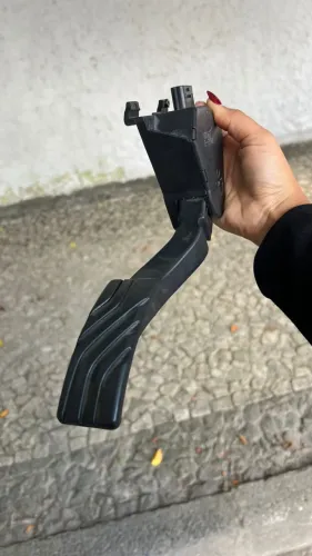 Pedal acelerador kwid 18/19 + suporte