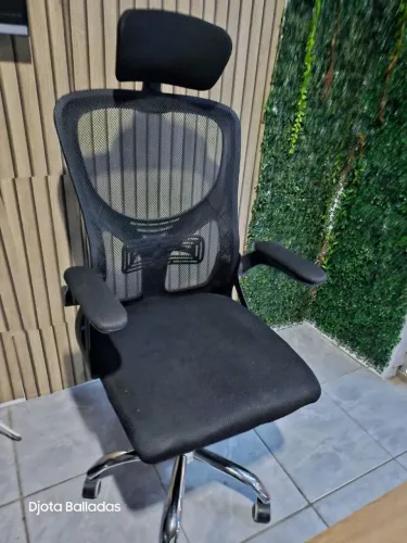 Cadeira De Escritório Ergonômica Boston Preta