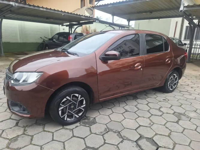 Renault Logan Expression Hi-flex 1.6 8V 4P 2014
