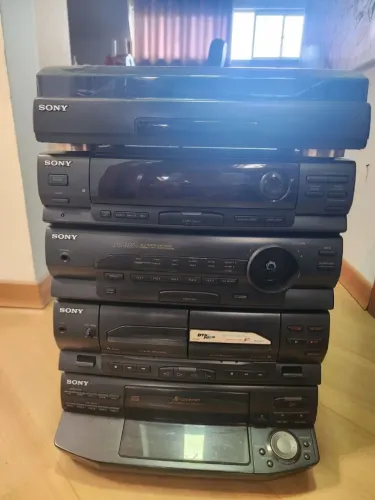 Sony lbt-n355 800WP.PO, falta a agulha do toca disco e falta o botão de volume