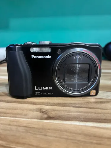 Câmera digital Panasonic Lumix DMC-ZS20 14.1 MP Zoom 20x