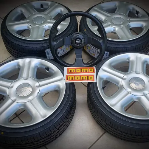 RODAS MOMO STATUS ARO 17