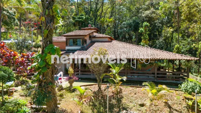Casa no condomínio Jardins de Petrópoles