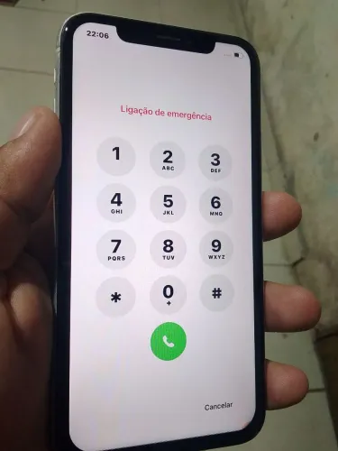 Vendo iPhone xr pra aproveitar as peças!
