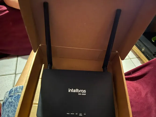 Roteador Intelbras Wi-Force W4-300F - 300 Mbps - 2 Antenas