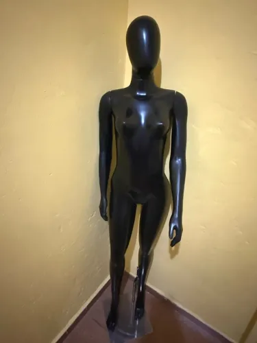 Manequins