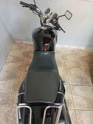 Honda Twuister 2006 preta , 