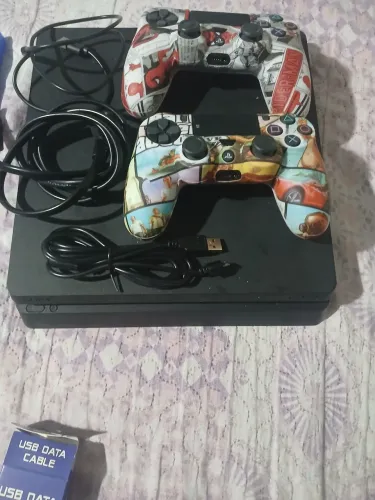 PlayStation Slim 4 TB