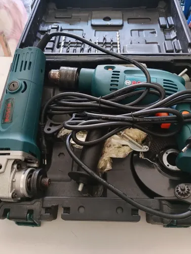 Vendo kit com furadeira de impacto e Esmerilhadeira