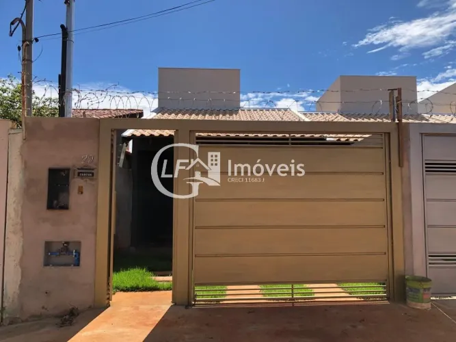 Linda casa à venda com acabamento impecável e localização privilegiada.