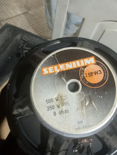 Par de caixa de som 250 watts 3 vias 15 polegadas tudo Selenium 