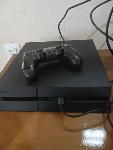 PS4 Slim 