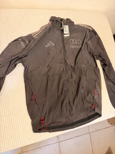 Corta Vento Audi