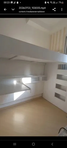 Cama suspensa com escrivaninha branca em excelente estado Guarulhos 
