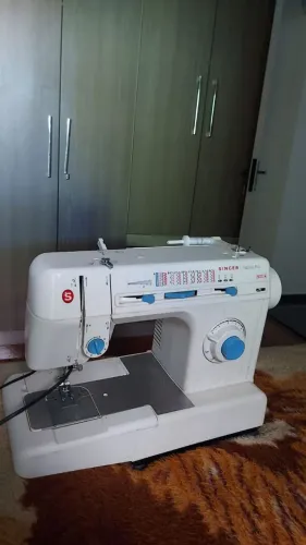 Máquina costura nunca usada