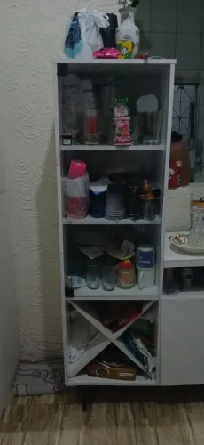 Armário multiuso/cristaleira com nichos e portas