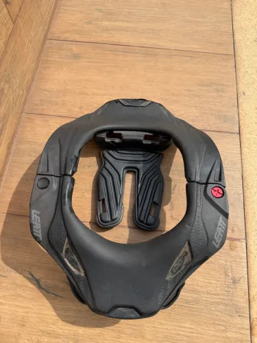 Protetor pescoço Leatt neck brace