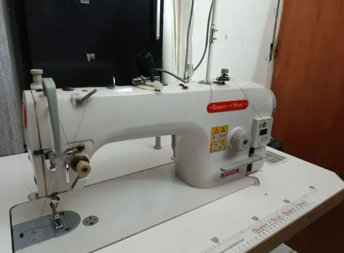 Máquina de costura reta Super Star -8700D