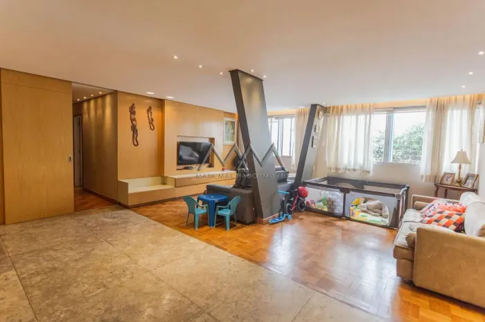 Apartamento à Venda no Lourdes | 3 Quartos - 176 m²