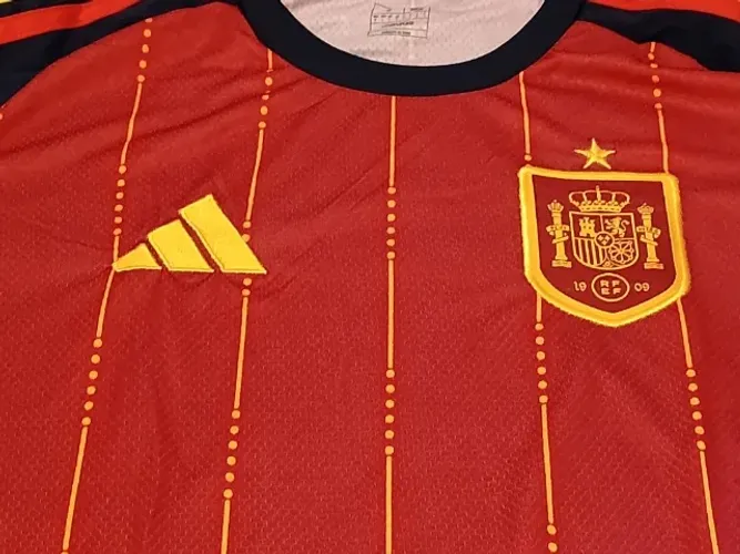Camisa de Futebol da Seleção da Espanha G Copa 2026 - Preço R$70