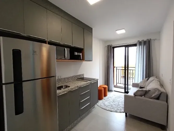 Apartamento 1 Dormitório Mobiliado | 27m² | 14º Andar | Face Leste | Cena Living