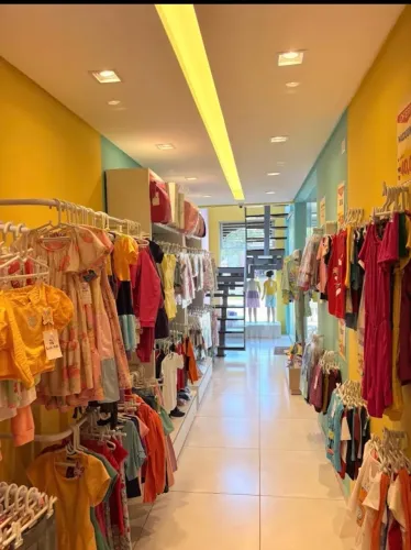 Vendo estoque completo de roupa infantil nos tamanhos de RN a 16 anos