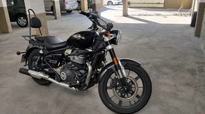 ROYAL ENFIELD SUPER METEOR 650 - INTERSTELLAR
