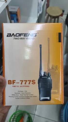 Rádio comunicador baonfeng 777s
