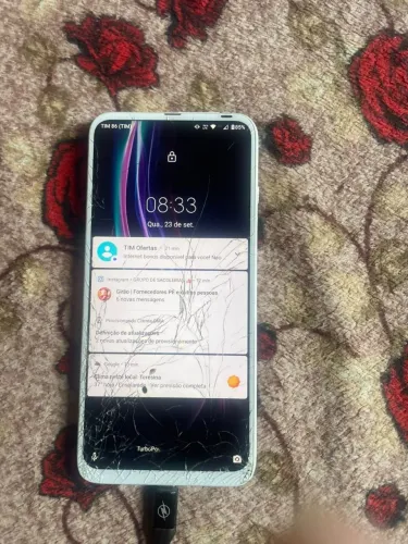 Vendo Motorola one fisio+ tricado mais funciona normal