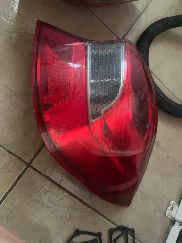 Lanterna traseira Corsa Hatch(G2) ?CORSÃO?
