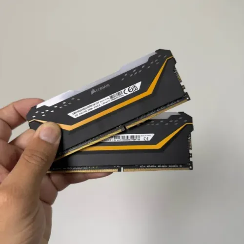 Memória RAM DDR4 16gb 2x8gb 3200mhz Cl 16 RGB Corsair Vengeance Pro Tuf Gaming Seminovas