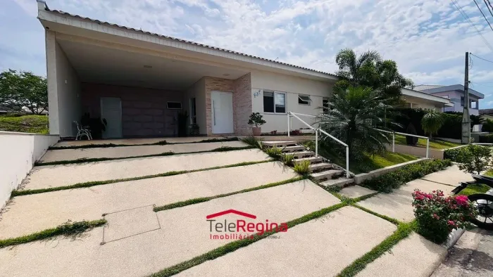 CASA PARA VENDER NO CONDOMÍNIO SANTA HELENA