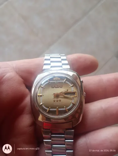 Vendo um relógio oriente muito concentrado uma relíquia 