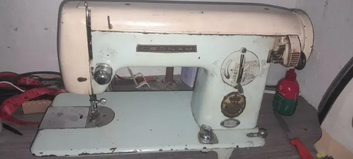 Maquina de costura leonam
