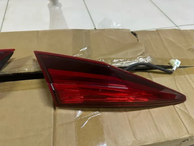 Lanterna honda covic g10 2020 (porta mala)