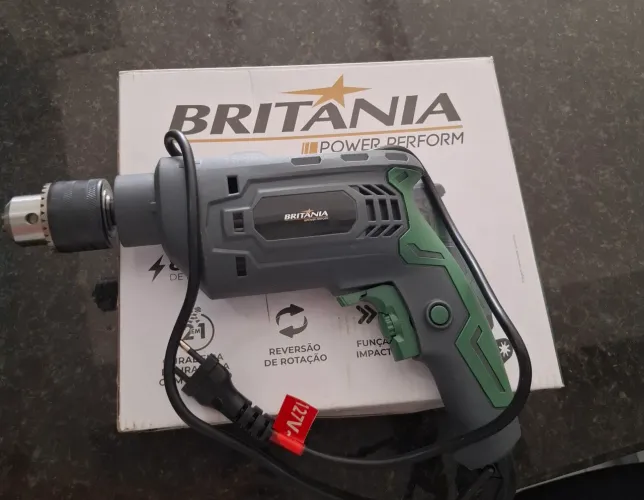 Furadeira britania nova na cx